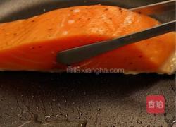 黑松露奶油番茄三文鱼的做法图解3