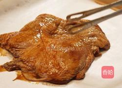 黑松露鸡排滑蛋三明治的做法图解2