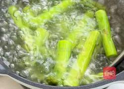 蒜香芦笋牛肉的做法图解4