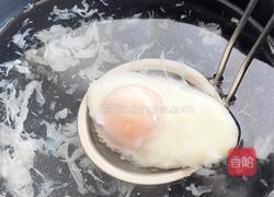 三文鱼波蛋的做法图解2