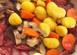 板栗腊肠焖饭的做法图解2