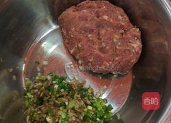 香酥牛肉饼的做法图解1