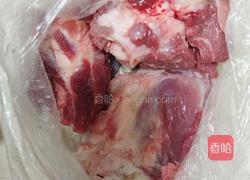 酱大棒骨的做法图解1