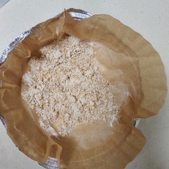 制作脆底：低粉，白糖，芝麻，玉米油