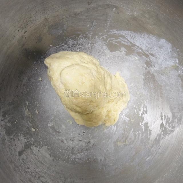 1档搅匀，3档打发出粗膜，大概7~8分钟