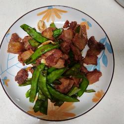 荷兰豆炒三层肉的做法[图]