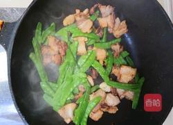 荷兰豆炒三层肉的做法图解4