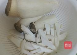 杏鲍菇烧肉的做法图解2