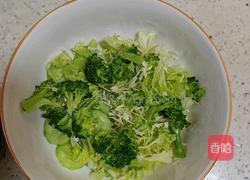 海陆空至尊沙拉的做法图解1