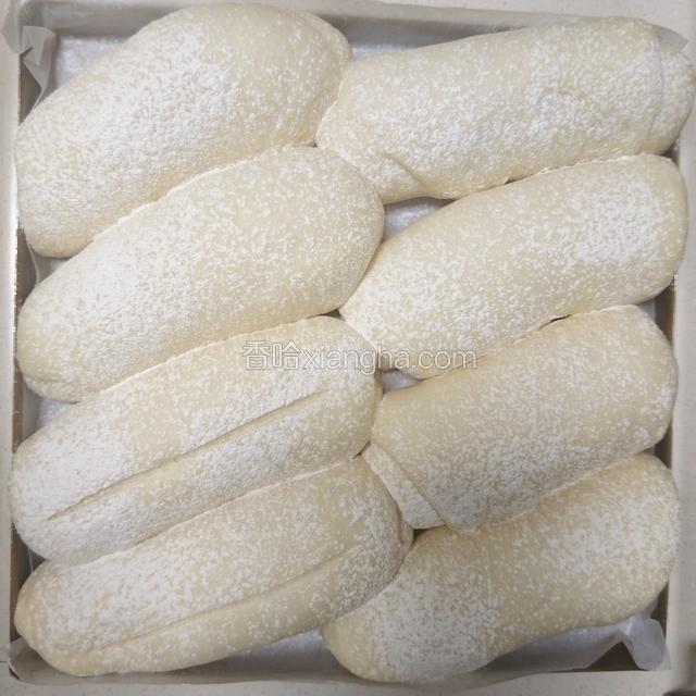 表面撒高筋面粉