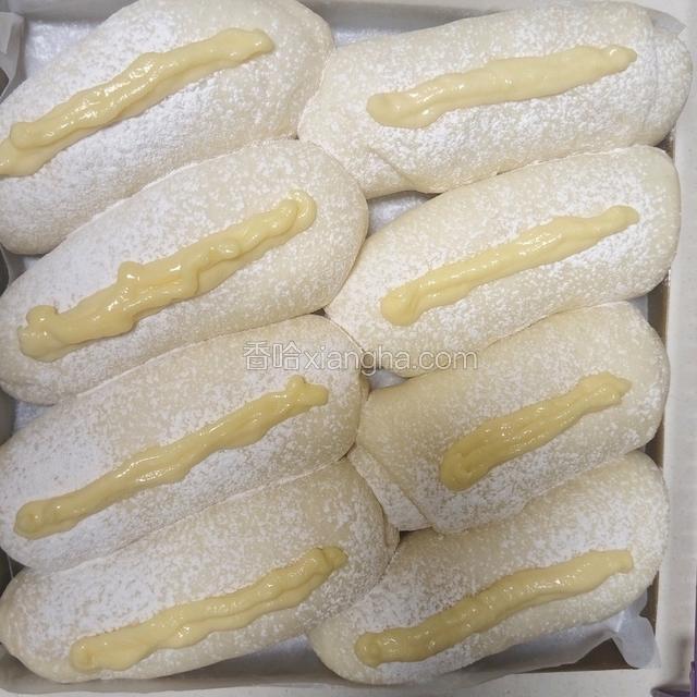 挤上岩烧乳酪酱