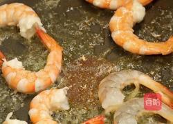 蒜香奶油烩海鲜的做法图解1