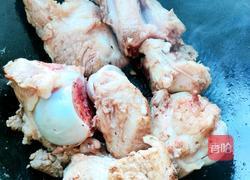 筒子骨莲藕汤的做法图解6