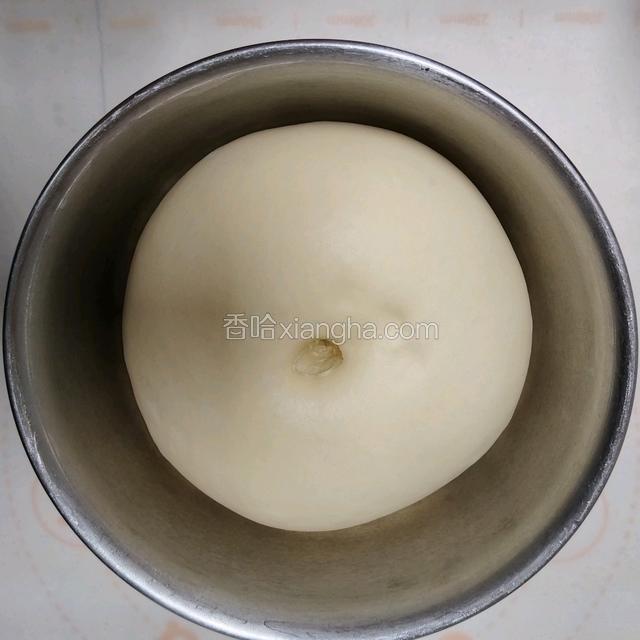 手指戳小孔不回缩