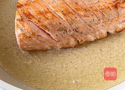 三文鱼菌菇闷饭的做法图解2