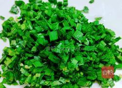 韭菜鸡蛋饼的做法图解2