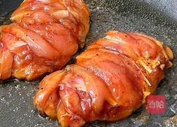 辣奶油黑松露鸡排意面的做法图解3