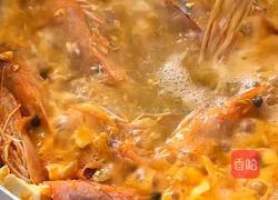 咸蛋黄虾仁豆腐汤的做法图解4