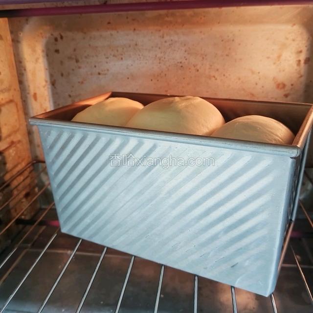 烤箱上下管预热，上下管均170℃，下层烤40分钟