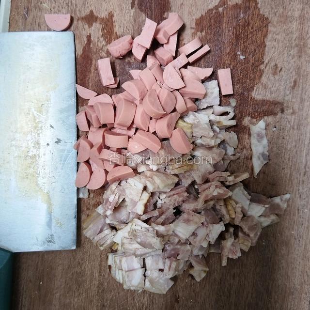 培根，香肠切小片