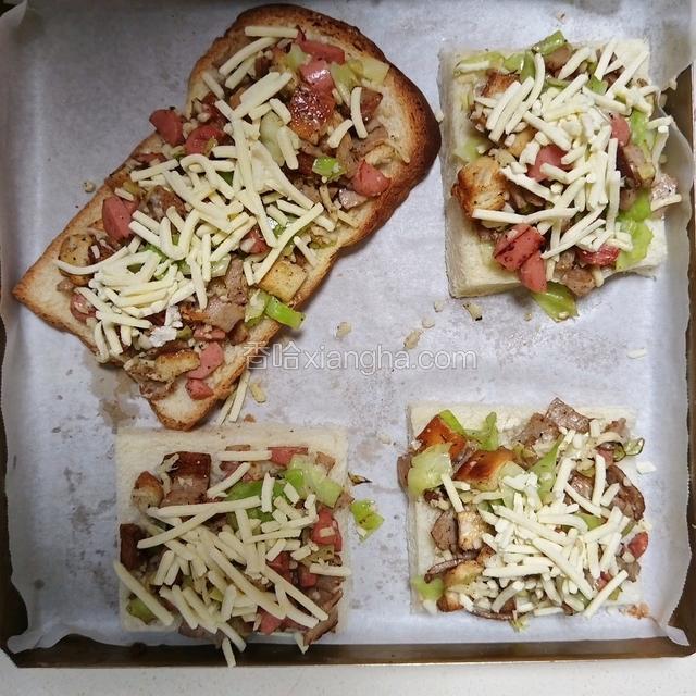 再撒些芝士碎在上面