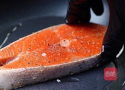 松露蒜香三文鱼的做法图解3