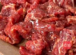 豆芽焖牛肉的做法图解3