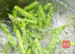 黑松露芦笋虾仁的做法图解2