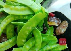 荷兰豆炒香肠的做法图解6