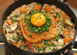 三文鱼菌菇焖饭