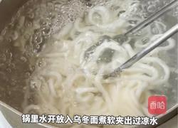黑松露辣奶油烤肠乌冬面的做法图解2