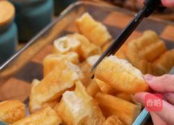 松露菠萝油条虾的做法图解1