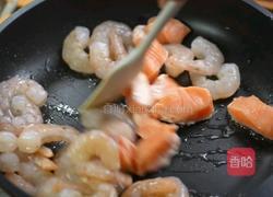 松露海鲜通心粉的做法图解2