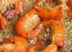 蒜香黄油罗氏虾