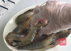 蒜香黄油罗氏虾的做法图解1