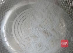 凉拌菠菜粉丝的做法图解2