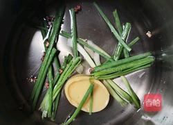 爆汁生煎饺子馅儿的做法图解1