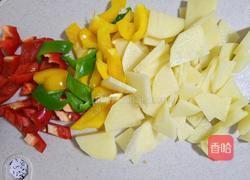 彩椒土豆片的做法图解2