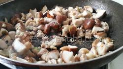 鸡丁香菇焖饭的做法图解16