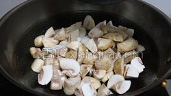 咖喱蘑菇鸡饭的做法图解12