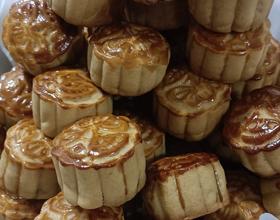 今天中秋節(jié)，做了月餅??給大家分享…