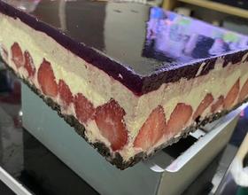 草莓🍓慕斯蛋糕[图]