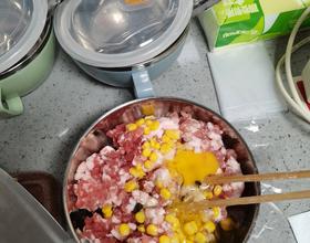 2924.12.20星期五 又在捣鼓肉馅了 晚餐想喝个白菜豆腐肉圆汤[图]