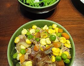 今日早餐：各种小菜和水果，大米小米粥[图]