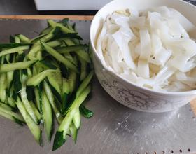 准备食材~拌凉皮[图]