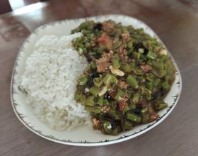 午餐-盖浇饭[图]
