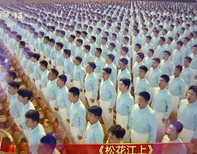 暖场环节，一首《松花江上》将人的思绪带入那个烽火的年代➰[图]