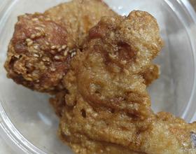 复购多次的芝麻鸡翅，豆腐炸过火，蘸水齁咸[图]
