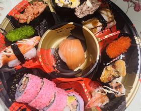 花里胡哨的壽司??