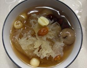 银耳莲子汤[图]